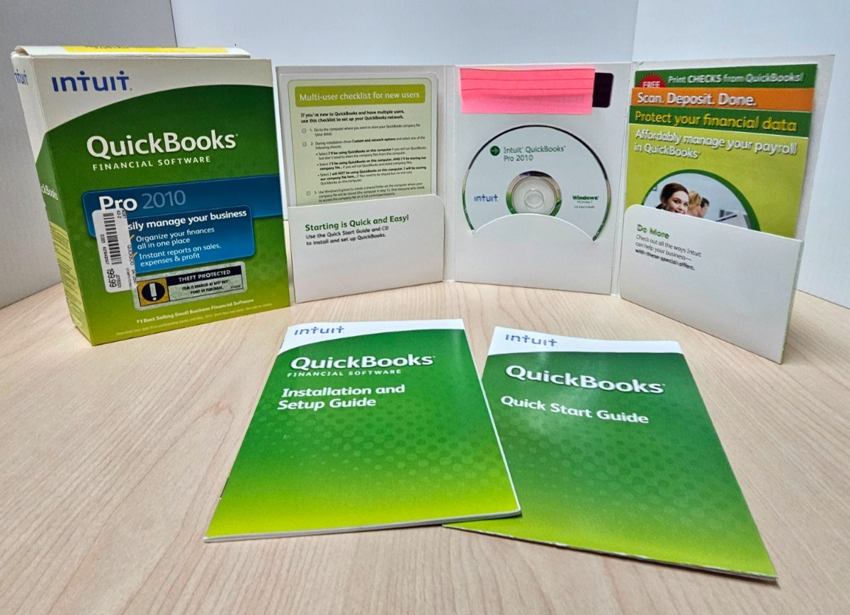 QuickBooks Pro 2010 Financial Software Windows XP/Vista 7 w Guide & Original Box