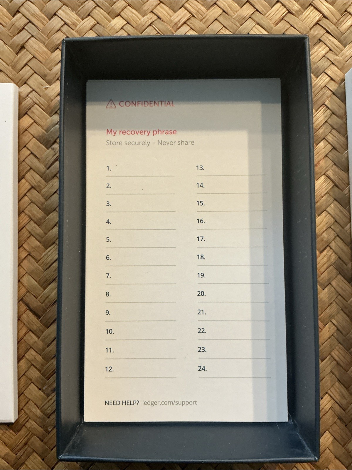 Ledger Nano X (Factory reset with all Accessories)