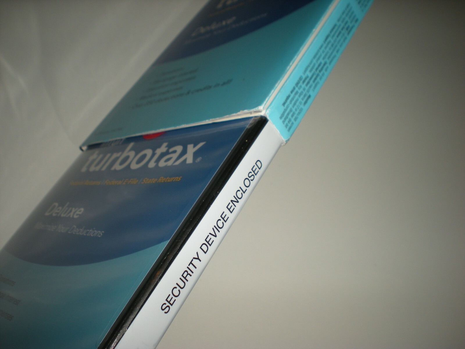 Turbotax 2018 Deluxe. Federal and State. New in sealed box.