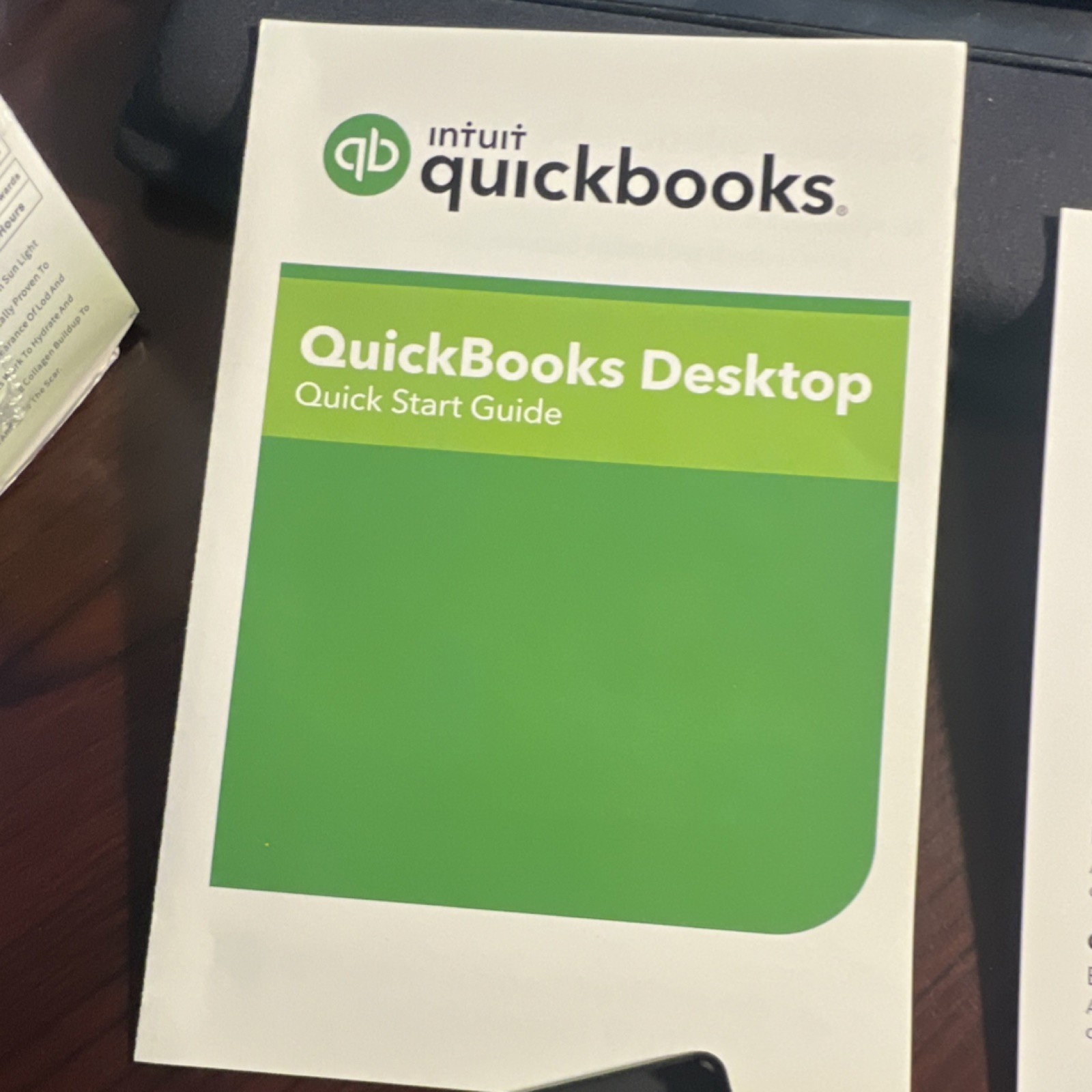 Intuit QuickBooks Desktop Pro 2020 Accounting DVD-ROM Retail Win 8.1/10