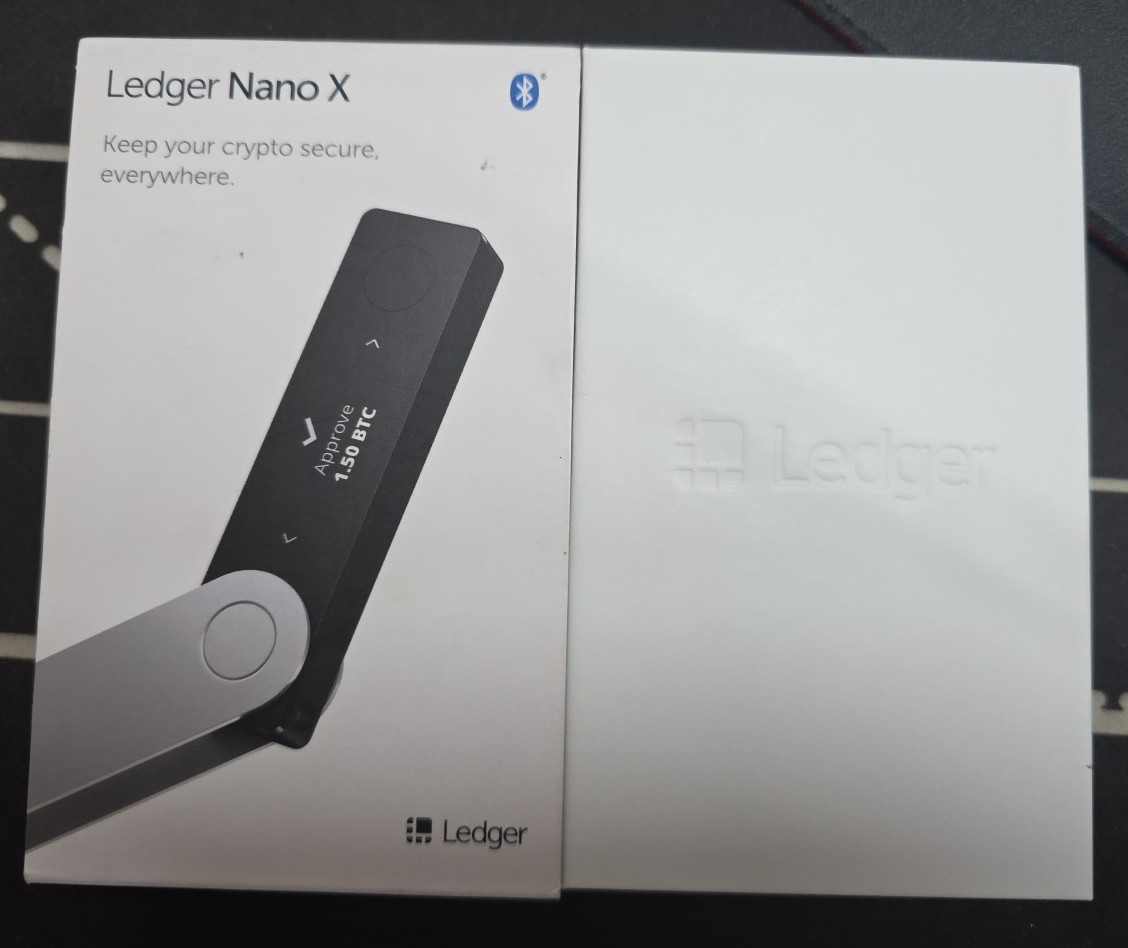 Ledger Nano X – Secure and Manage Your Crypto & NFTs – Black