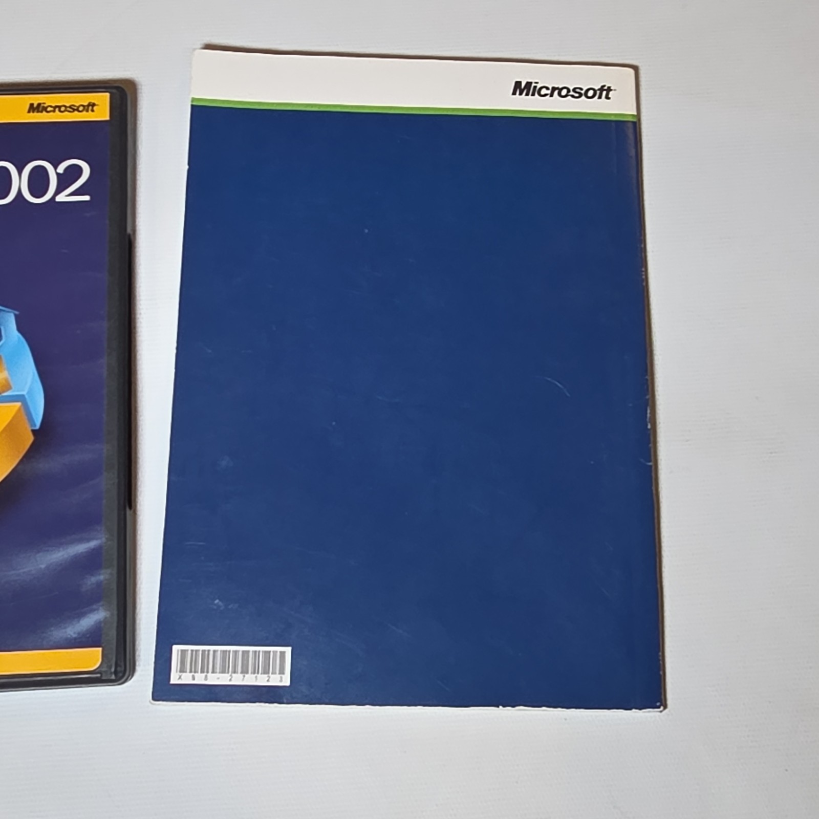 Microsoft Money 2002 Deluxe For Windows Software With Booklet