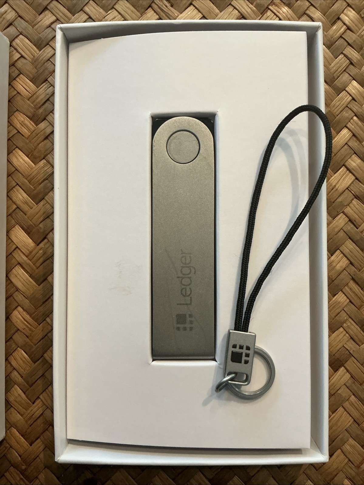 Ledger Nano X (Factory reset with all Accessories)